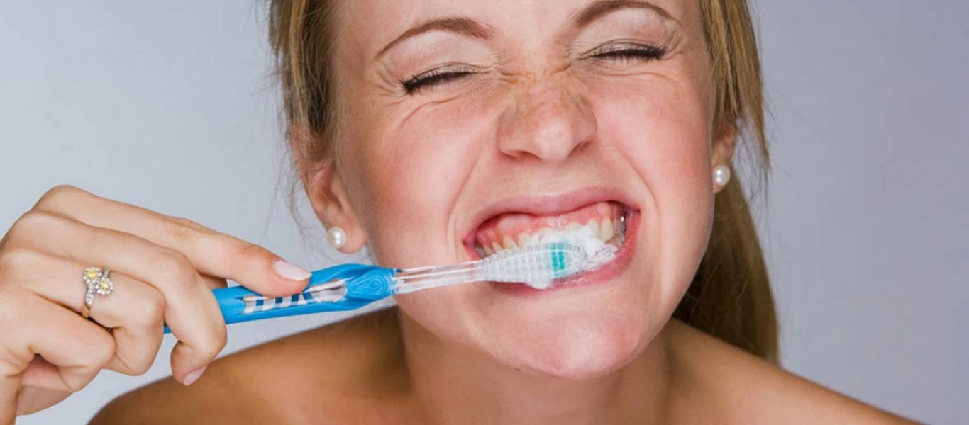 Βούρτσισμα δοντιών: Η κίνηση που οι περισσότεροι ξεχνούν να κάνουν